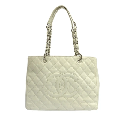 Pre-owned Chanel Matelassé Leather Tote Bag () In White