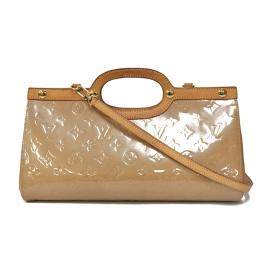 Pre-owned Louis Vuitton Roxbury Patent Leather Shoulder Bag () In Beige
