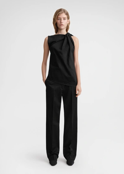 Totême Shoulder-twist Cotton Linen Top In Black