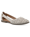 White Mountain Nobler Pointed Flats In Eggshell Smooth