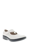 Propét Golda Flat In White Onyx