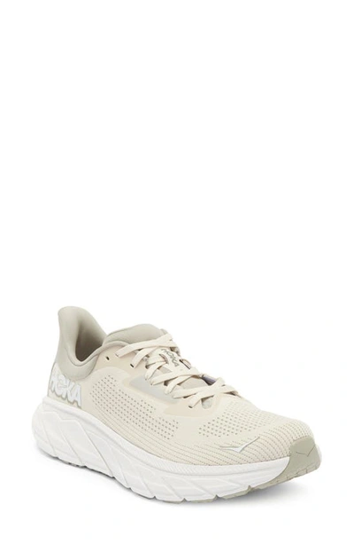 Hoka Arahi 7 Running Shoe In Nude