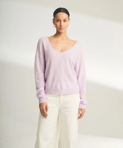 Naadam Lightweight Cashmere V-neck Sweater In Lilac