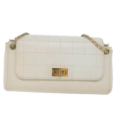 Pre-owned Chanel Flap Bag Leather Shoulder Bag () In White