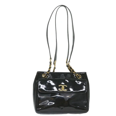 Pre-owned Chanel Patent Leather Shoulder Bag () In Black