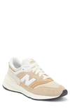 New Balance 997r Sneaker In Dolce/sandstone