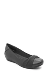 Baretraps Mitsy Womens Faux Leather Twist Front Ballet Flats In Black