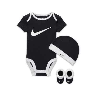 Nike Baby (0-6m) Bodysuit, Hat And Booties Box Set In White