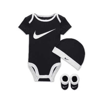 Nike Baby (6-12m) Bodysuit, Hat And Booties Box Set In White