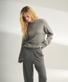 NAADAM LIGHTWEIGHT REVERSIBLE CASHMERE CREWNECK SWEATER