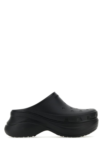 Balenciaga X Crocs厚底凉拖鞋 In Black