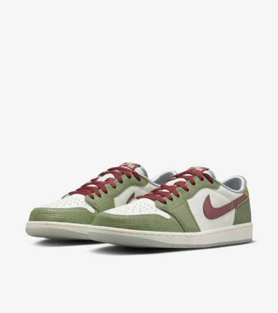 Pre-owned Nike Fn3727-100  Air Jordan 1 Low Og Chinese Year Of The Dragon Red (men's) In Green