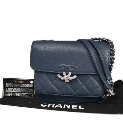 Pre-owned Chanel Cc Patent Leather Shoulder Bag () In Blue