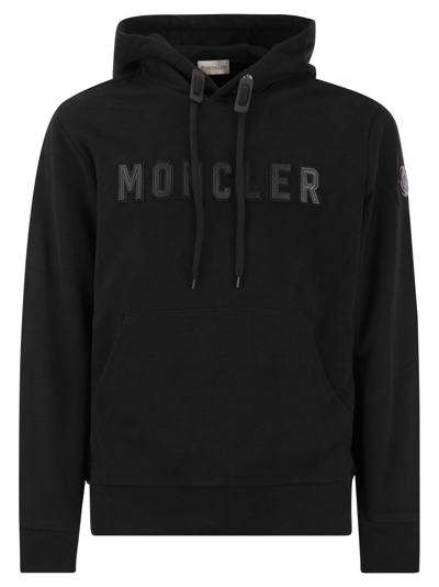 MONCLER MONCLER LOGO PRINTED HOODIE