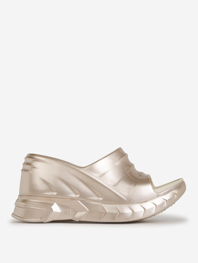 Givenchy Laminated Marshmallow Sandals In Rosa Envellit