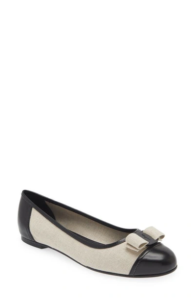 Ferragamo Woman Ballet Flat With Vara Bow In Natural/black