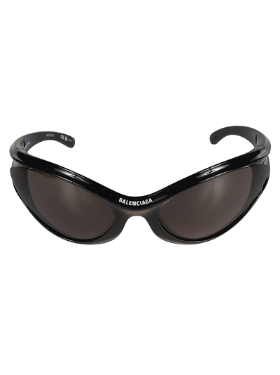 Balenciaga Centre Logo Cat-eye Biker Sunglasses In Black/grey