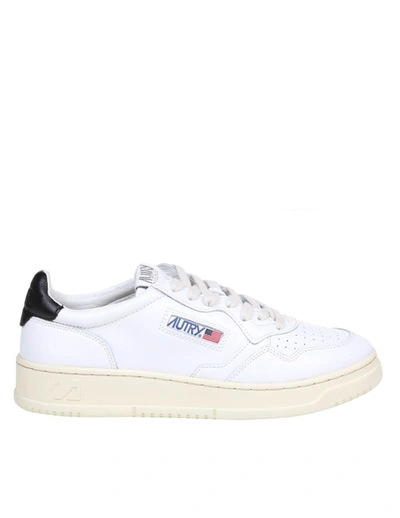 Autry Leather Sneakers In White/black