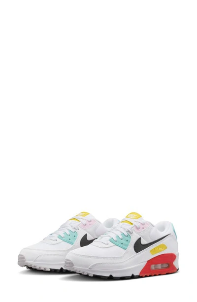 Nike Air Max 90 Sneaker In White/ Black/ Pink