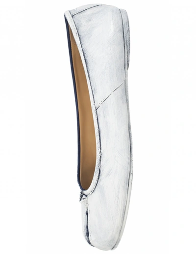 Maison Margiela Textured Metallic Leather Flat Shoes With Split-toe Design In Silver