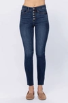 JUDY BLUE HIGH RISE BUTTON FLY JEANS IN DARK WASH