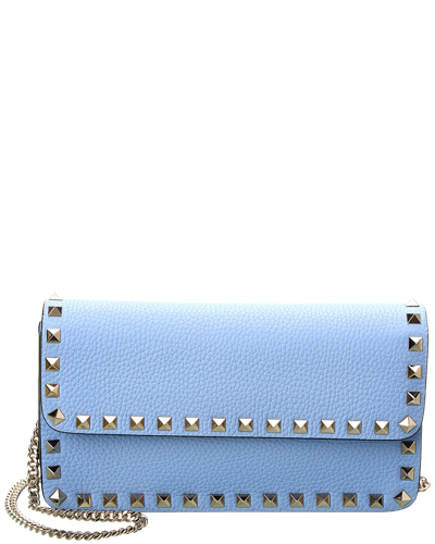 Valentino Garavani Valentino Rockstud Grainy Leather Wallet On Chain In Blue