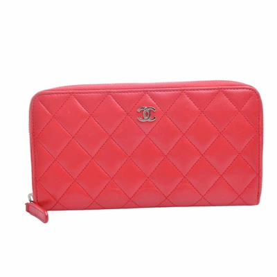 Pre-owned Chanel Matelassé Leather Wallet () In Red