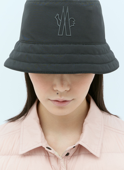 Moncler Logo Applique Bucket Hat In Black