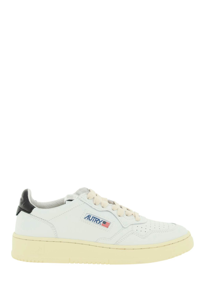 Autry Leather Medalist Low Sneakers In White Black (white)