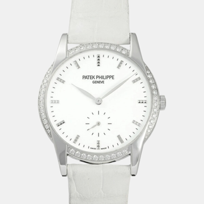 Pre-owned Patek Philippe White 18k White Gold Calatrava 7122/200g-001 Manual Winding Women's Wristwatch 33 Mm
