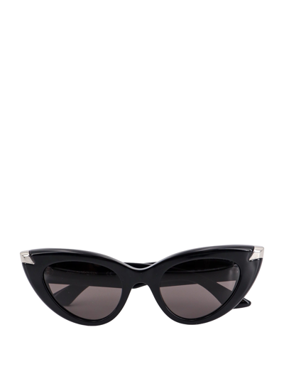 Alexander Mcqueen Punk Rivet Cat-eye Sunglasses In Black