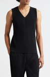 Issey Miyake Basics Pleated Vest In Black