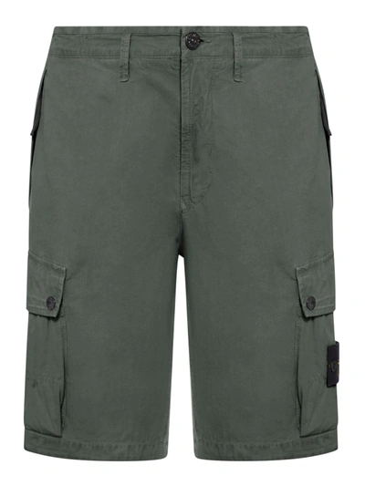Stone Island Cargo Bermuda Shorts With Logo Patch And Pockets In Green
