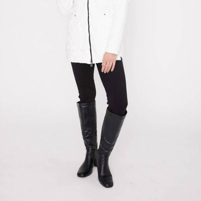 Dolcezza Textured Jacket In White