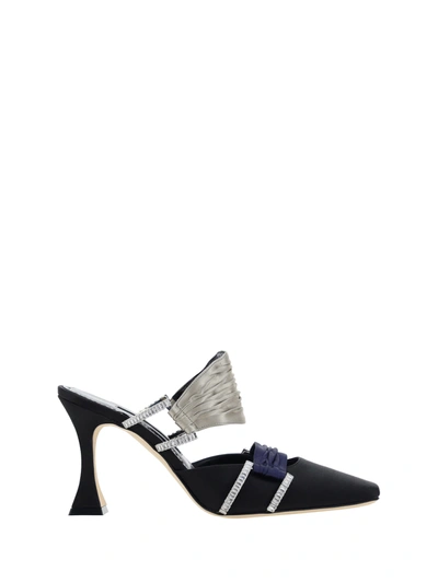 Manolo Blahnik Pumps In Black