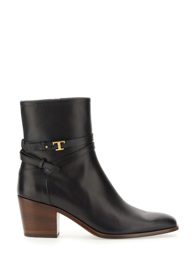 Tod's Logo-plaque Leather Boots In Black