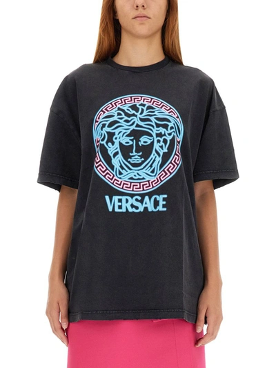 Versace T-shirt With Worn Look In Black