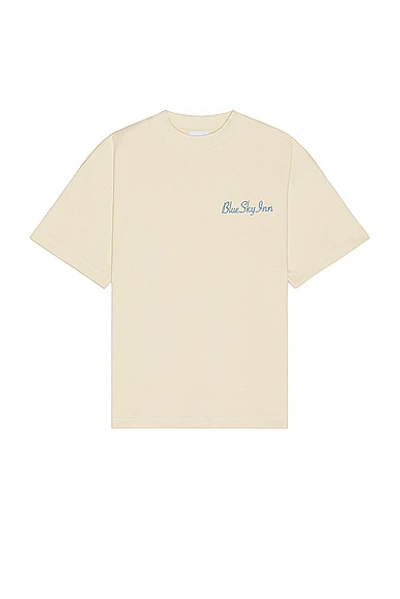 Blue Sky Inn Logo Embroidered T-shirt In Beige