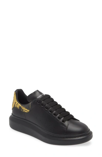 Alexander Mcqueen Oversized Trainer In Black/ Gold