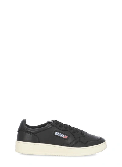 Autry Low-top Leather Sneakers In Black