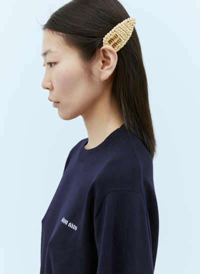 Miu Miu Raffia Logo Plaque Hair Clip In Gold