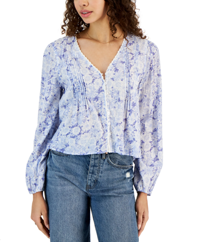 Hippie Rose Juniors' Floral-print Pintucked Blouse In Cream,blue Floral
