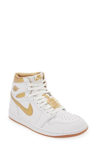 Jordan Air  1 Retro High Og Sneaker In White  Metallic Gold  & Gum Light Brown