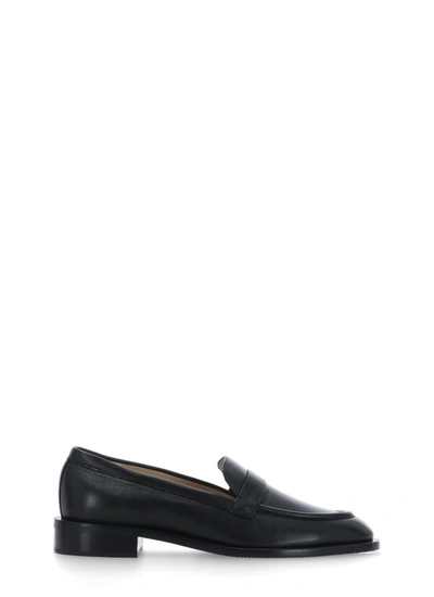 Stuart Weitzman Palmer Sleek Loafer In Black