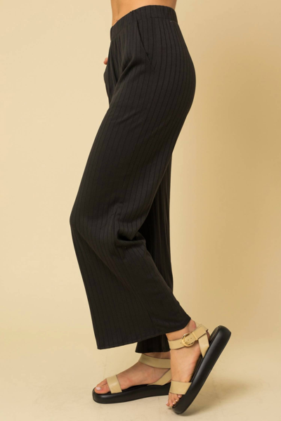 Gilli Alyssa Rib Pants In Black