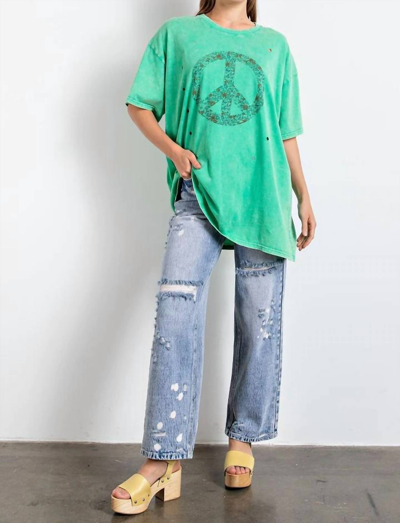 Easel Peace Out Top In Evergreen In Green