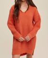 LISTICLE SLOUCHY V-NECK RIBBED SWEATER IN CARROT