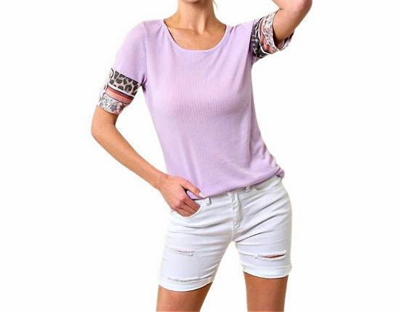 LOVELY MELODY RIBBED PLUS TOP WITH CONTRAST SLEEVES IN LAVENDER