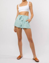 Gilli The Daisy Shorts In Sage White In Multi