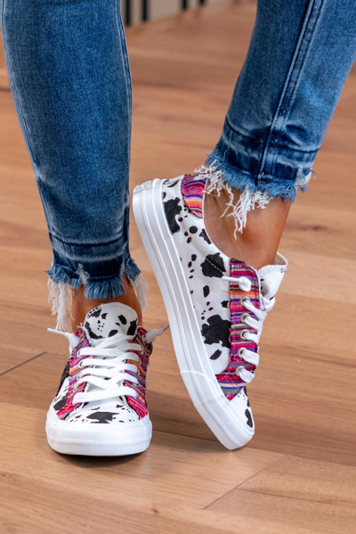 Very G Cosmic Fashion Sneakers In White/black/pink In Multi